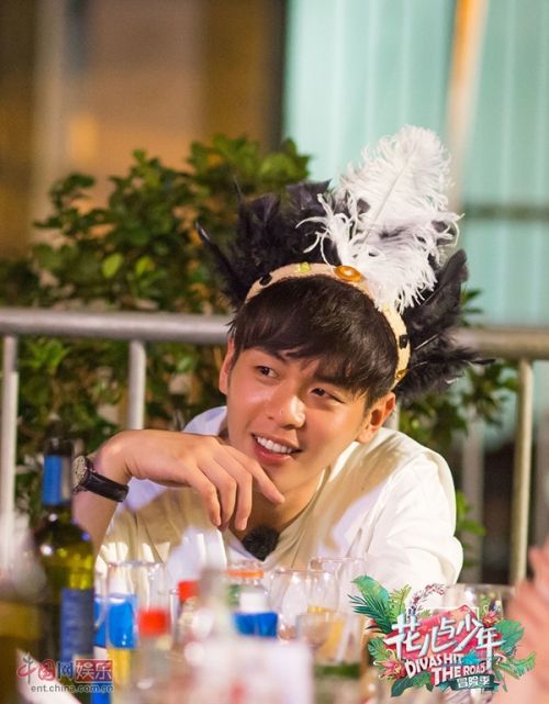 張若昀拋棄偶像包袱 《花少3》上演熱情亂舞