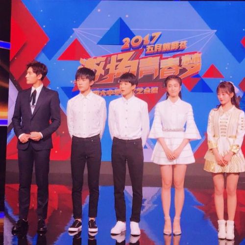 TFboys王源易烊千璽楊洋獲團中央“五四優秀青年”稱號
