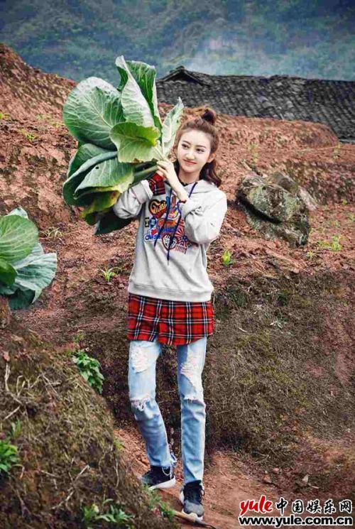 景甜公益真人秀《我想見到你》親和滿分 扛白菜開三輪接地氣