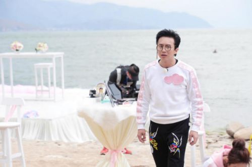 《奔跑吧》鄧超隊長力MAX 為女生化妝大顯身手
