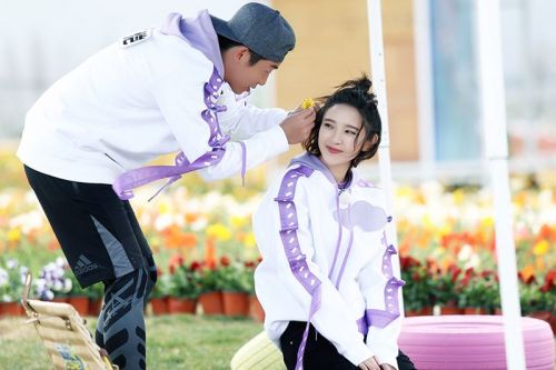 《奔跑吧》迪麗熱巴撕名牌首秀 兄弟團(tuán)化妝女嘉賓集體“崩潰”