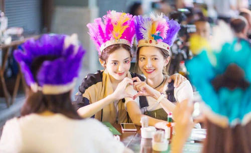 《花少3》古力娜扎江疏影合照 這對(duì)高顏值姐妹花超美
