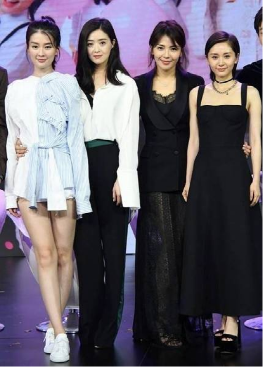 比蔣欣還壯？劉濤一坐下來肚子驚現游泳圈(圖)