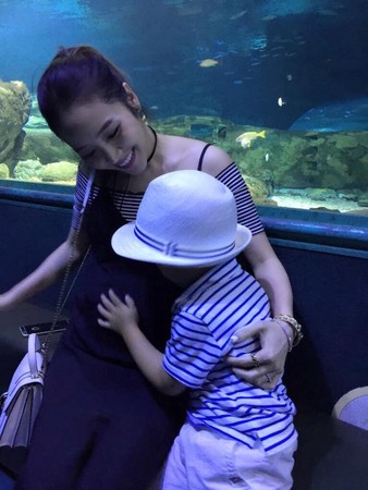 侯佩岑生娃倒數！3歲兒子摸孕肚對話超有愛